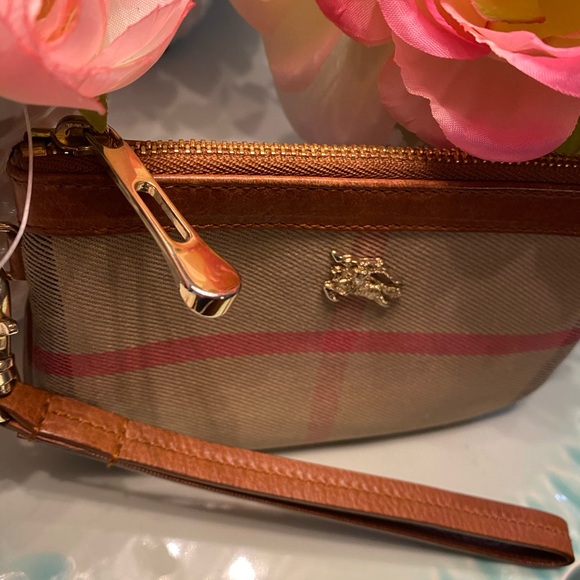 Burberry House check wristlet - Picture 2 of 4